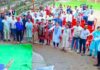 एन.एच.एम. कर्मचारियों ने तेज किया आंदोलन, सड़क पर किया प्रदर्शन